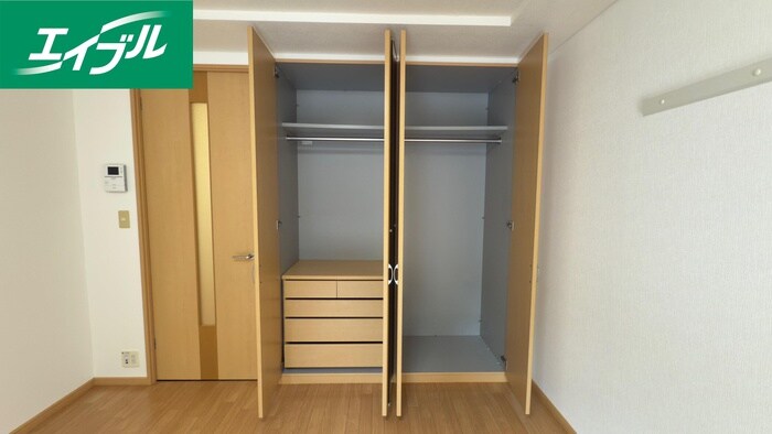 物件内観写真12　(収納)