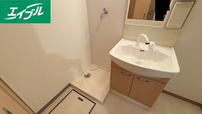 物件内観写真15　(洗濯機置場)