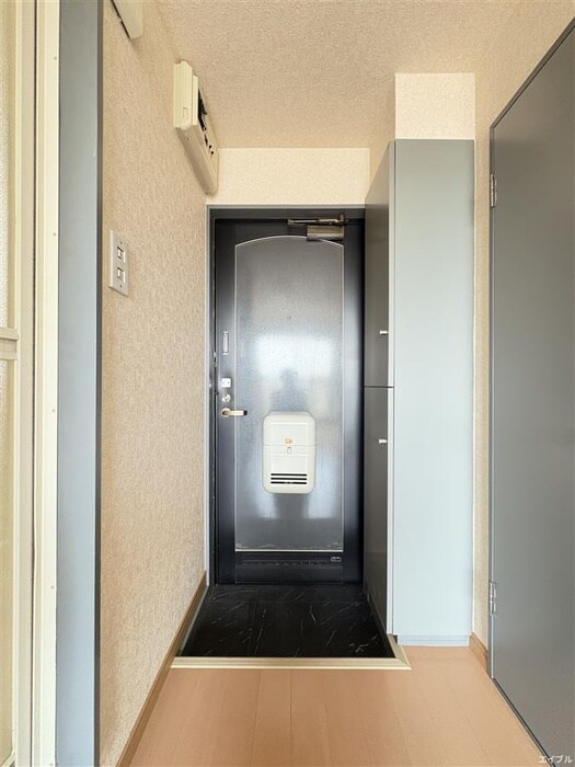 物件内観写真15　(玄関)