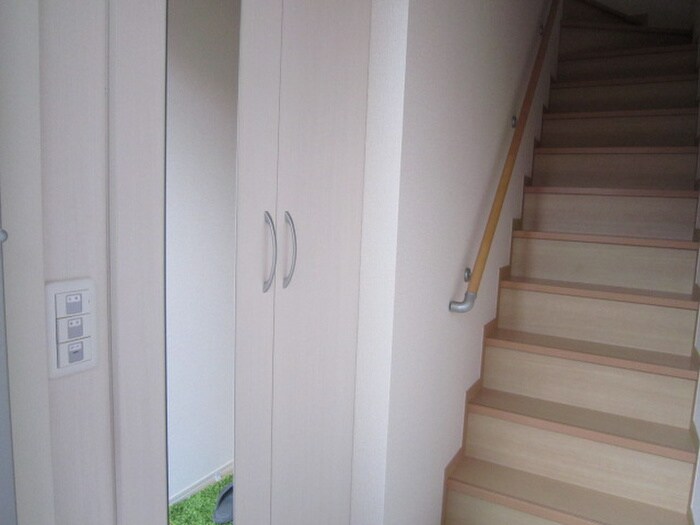 物件内観写真8　(靴箱)