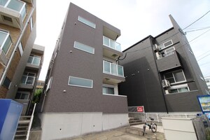 VIVIAN COURT 松香台外観写真
