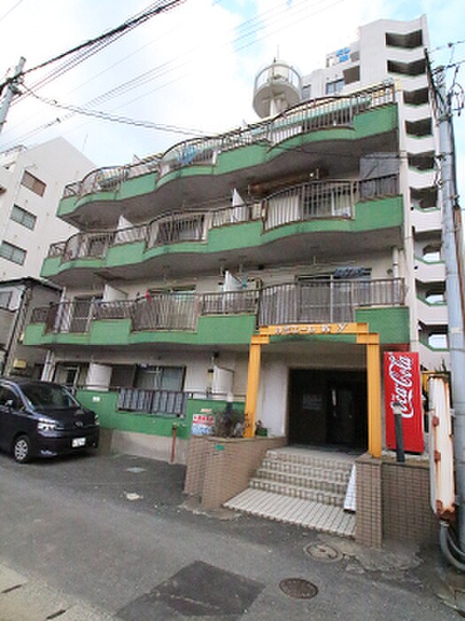 物件外観写真1　(エントランス部分)