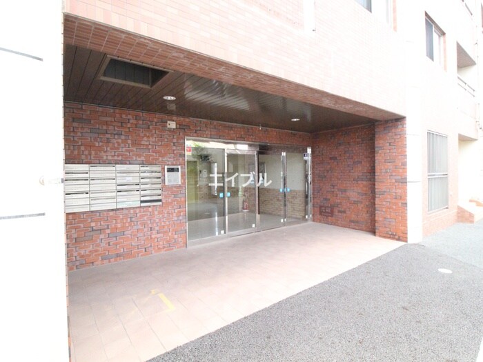 物件外観写真4　(エントランス部分)