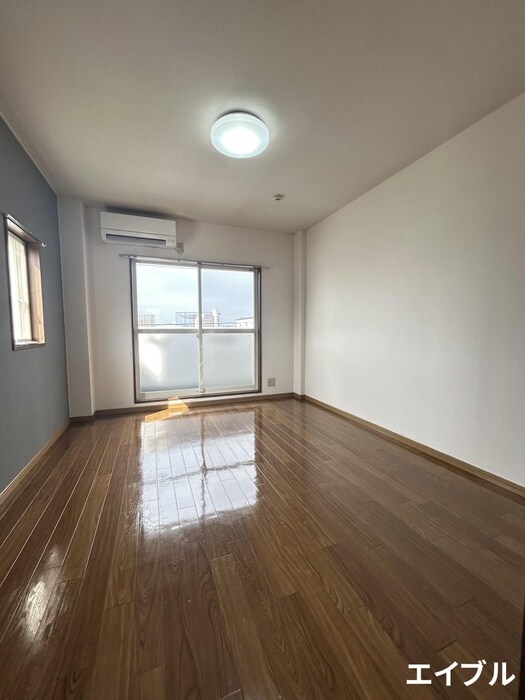 物件内観写真4　(居室)