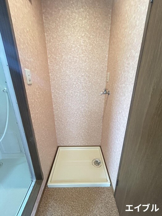 物件内観写真10　(洗濯機置場)