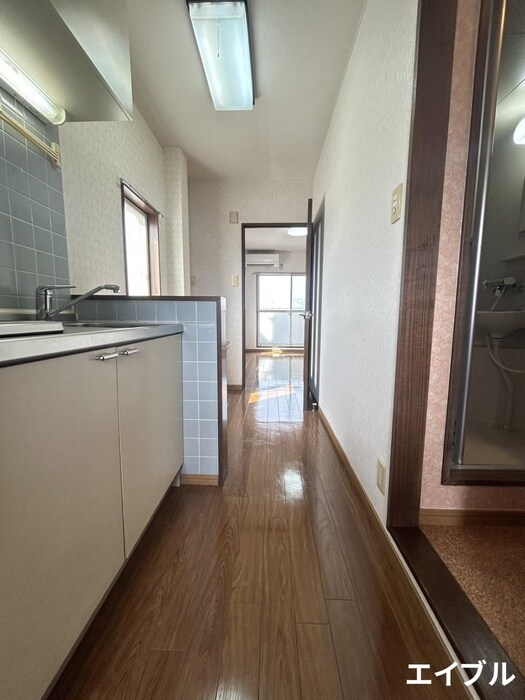 物件内観写真15　(廊下)