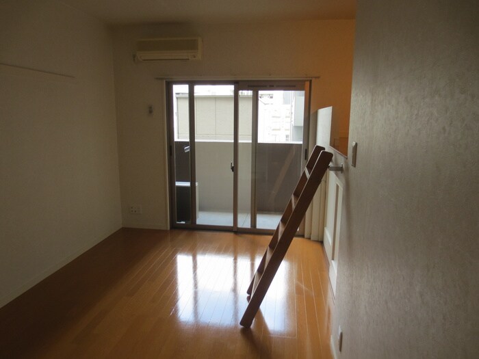 物件内観写真4　(居室)