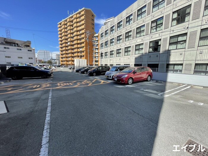 物件外観写真2　(駐車場)