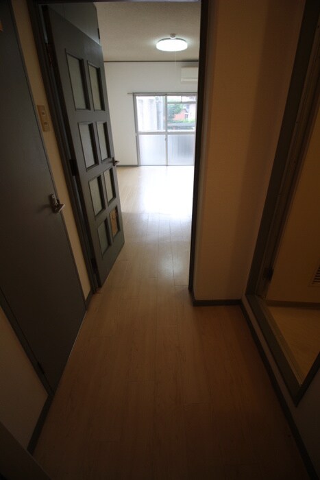 物件内観写真19　(廊下)