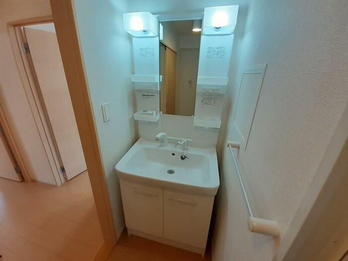 物件内観写真12　(洗面)