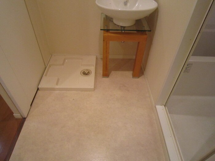 物件内観写真9　(洗濯機置場)