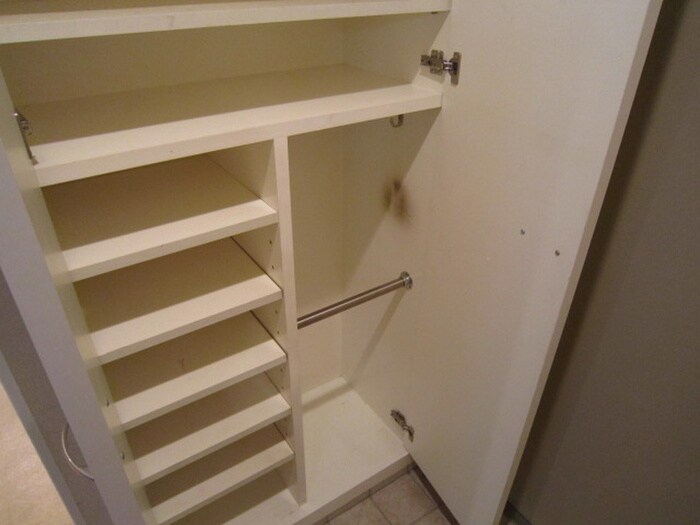 物件内観写真11　(靴箱)