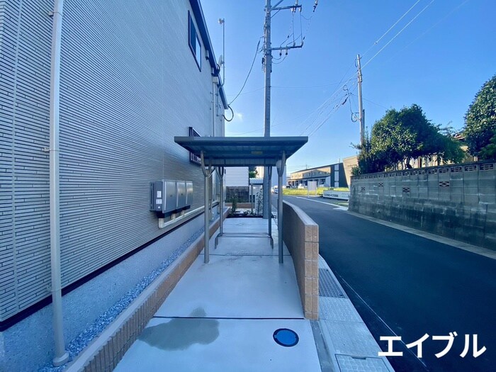 物件外観写真6　(駐輪場)