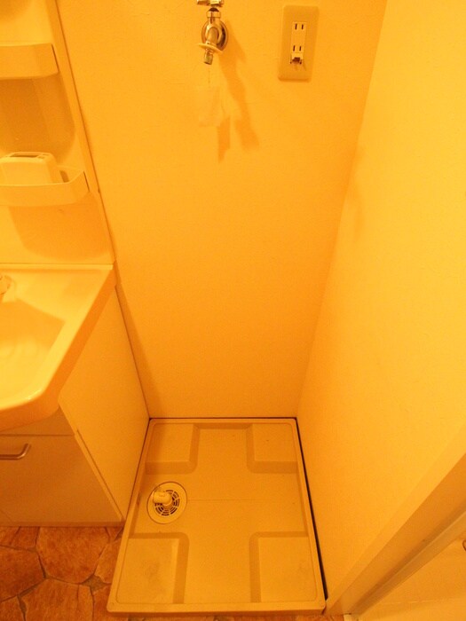 物件内観写真11　(洗濯機置場)