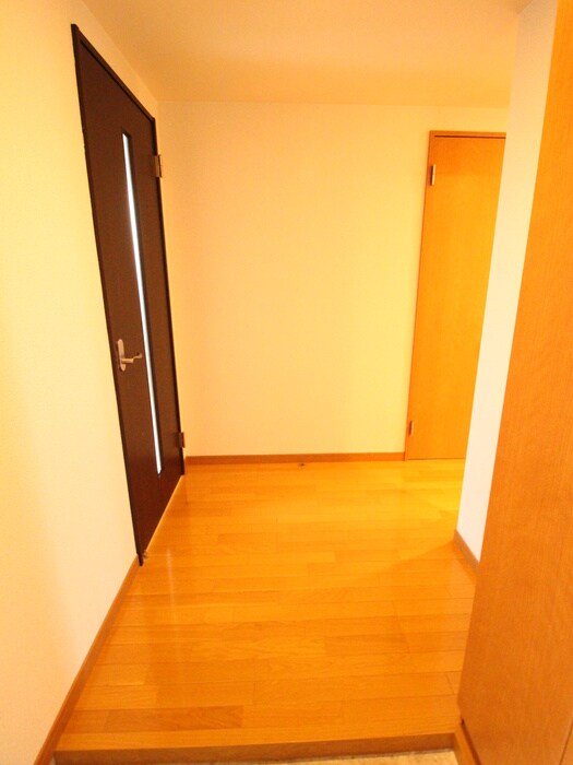 物件内観写真12　(玄関)