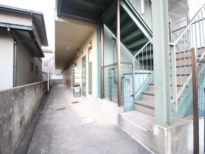 物件外観写真4　(エントランス部分)