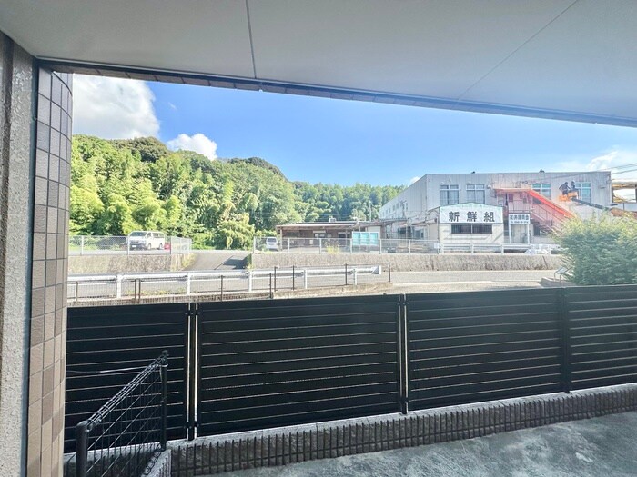 物件内観写真15　(室内からの展望)