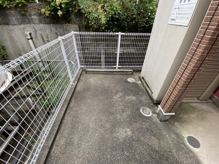 物件外観写真5　(駐輪場)