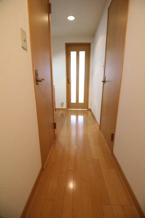 物件内観写真19　(廊下)