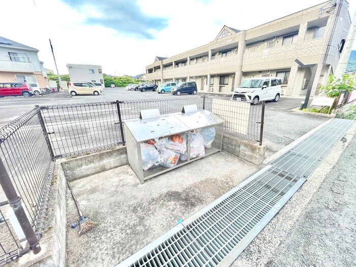 物件外観写真4　(建物設備)