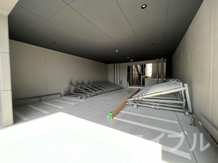 物件外観写真4　(駐輪場)