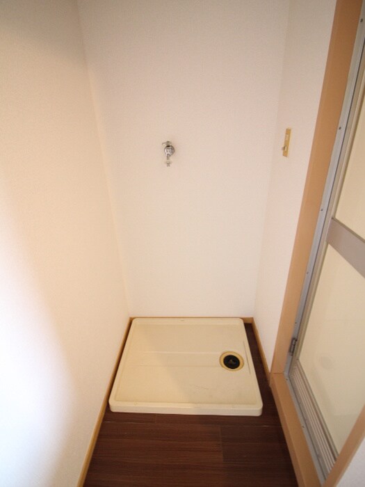 物件内観写真17　(洗濯機置場)