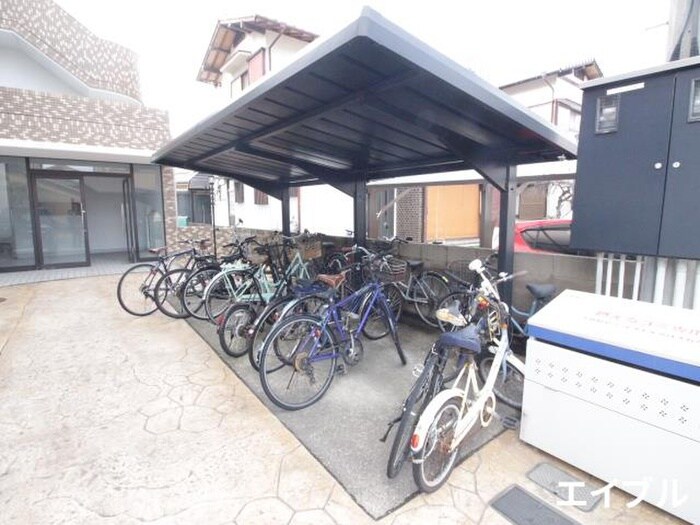 物件外観写真3　(駐輪場)