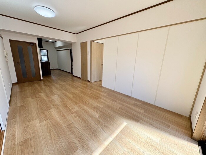 物件内観写真4　(居室)