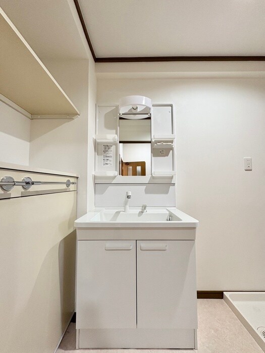 物件内観写真11　(洗面)