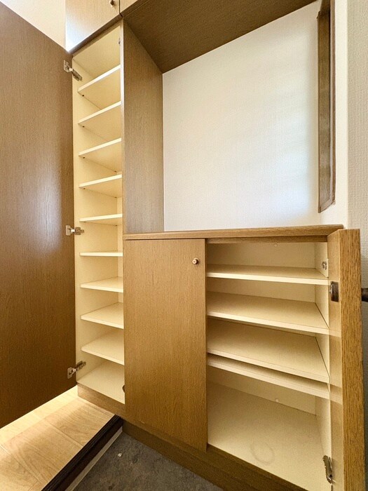 物件内観写真15　(靴箱)