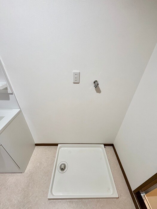 物件内観写真17　(洗濯機置場)