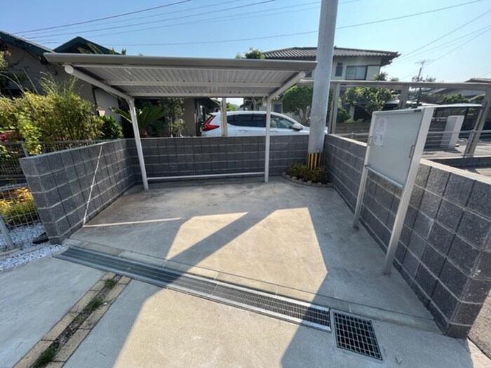 物件外観写真4　(駐輪場)