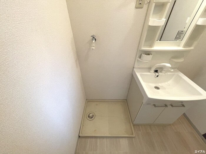 物件内観写真18　(洗濯機置場)