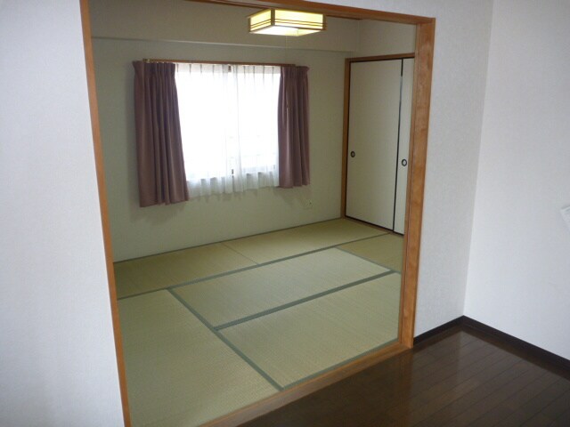 物件内観写真9　(居室)