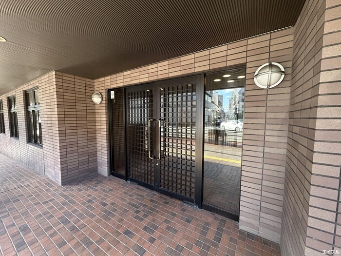 物件外観写真6　(エントランス部分)