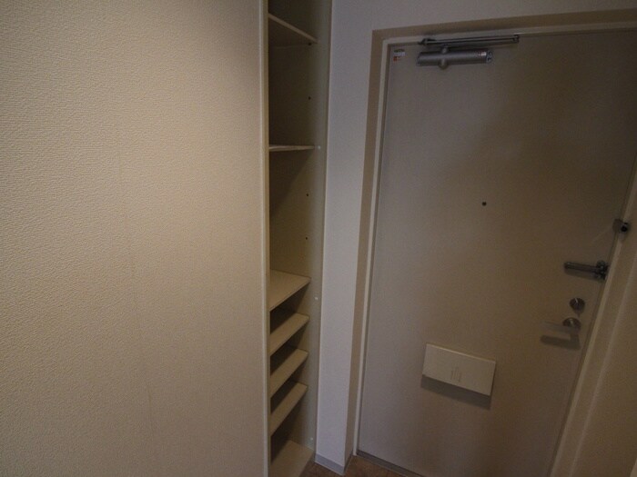 物件内観写真13　(靴箱)