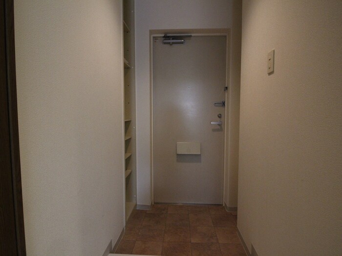 物件内観写真16　(玄関)