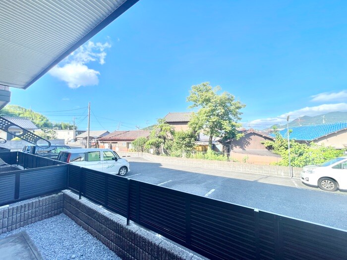 物件内観写真12　(室内からの展望)