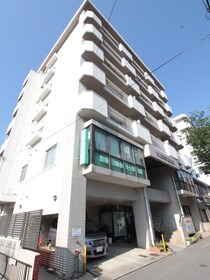 レイ前田の外観写真