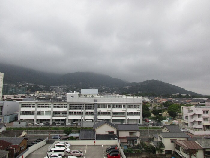 物件内観写真13　(室内からの展望)