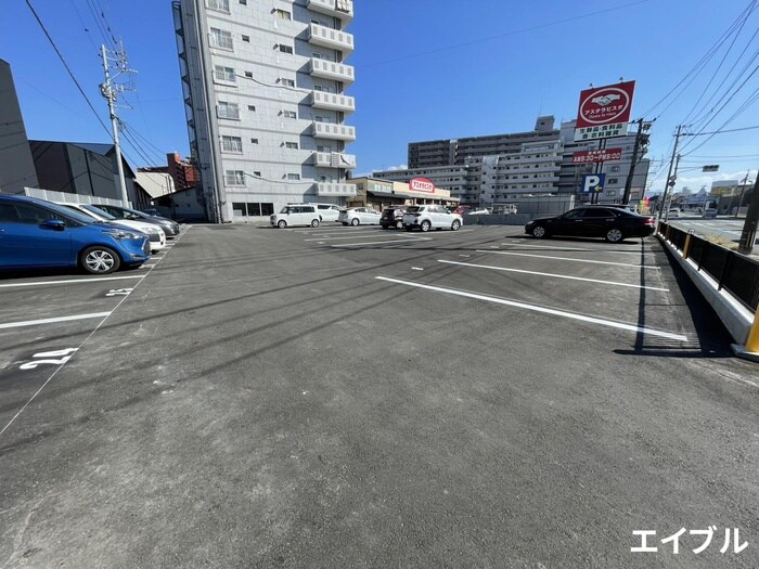 物件外観写真2　(駐車場)