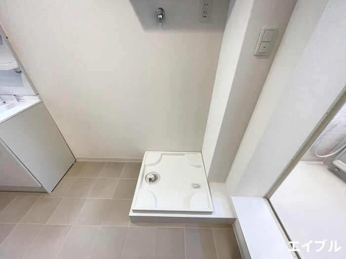 物件内観写真12　(洗濯機置場)