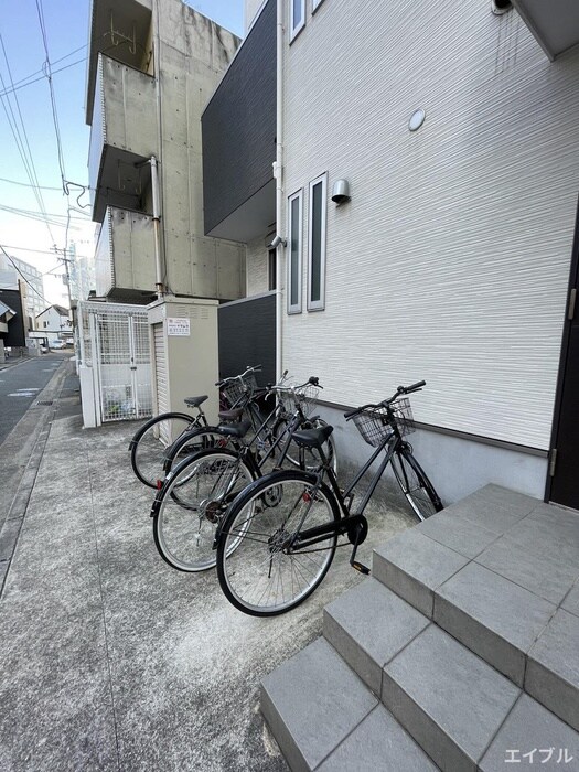 物件外観写真3　(駐輪場)