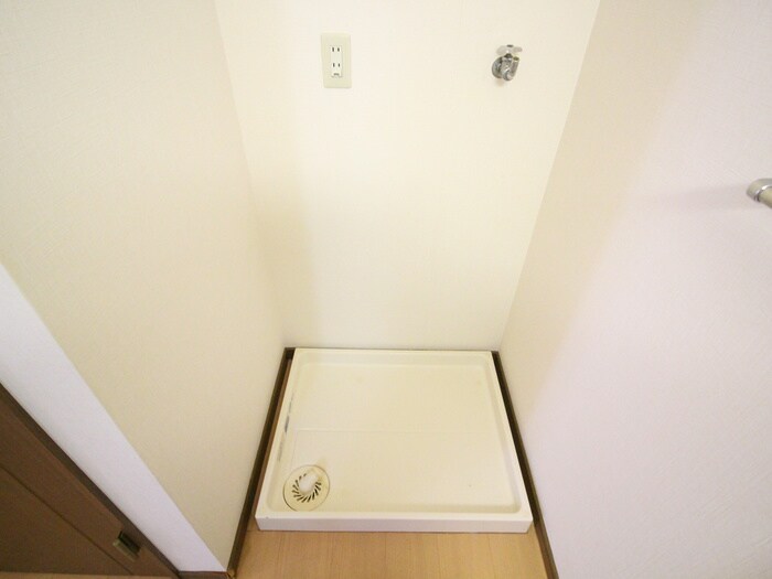 物件内観写真15　(洗濯機置場)