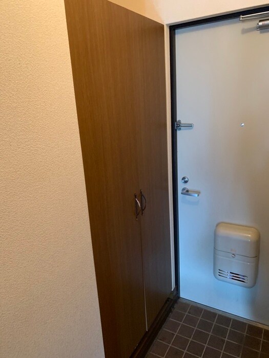 物件内観写真15　(玄関)