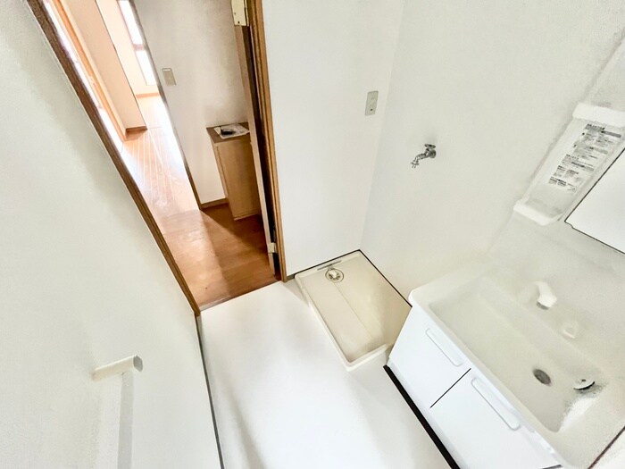 物件内観写真18　(洗濯機置場)