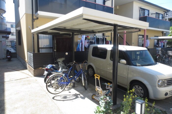 物件外観写真4　(駐輪場)