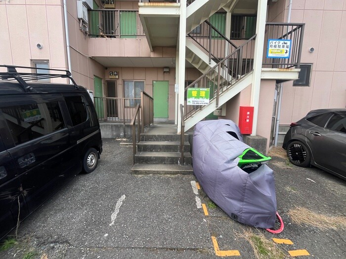 物件外観写真5　(エントランス部分)