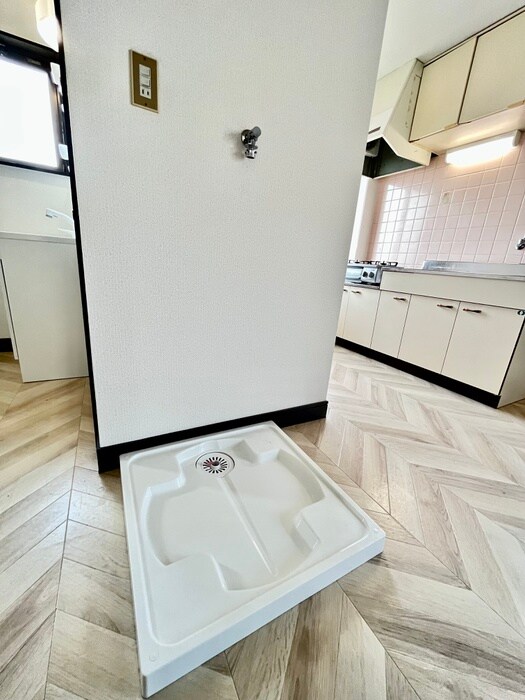 物件内観写真14　(洗濯機置場)