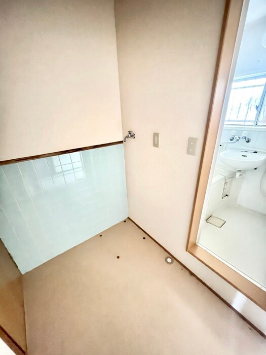 物件内観写真15　(洗濯機置場)